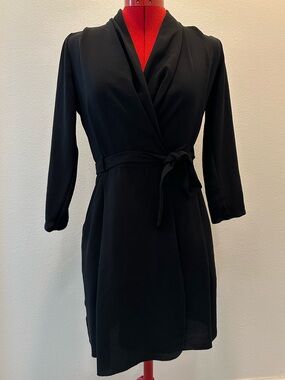 Wilfred - Classic Black Wrap Dress with Tie Waist - Women's Size Zero